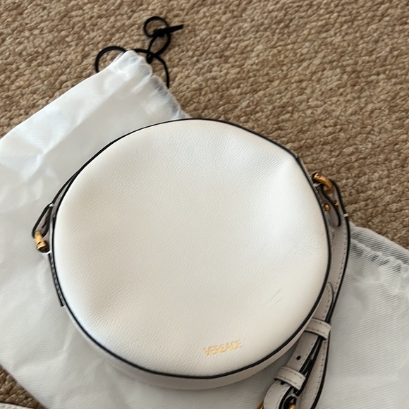 New LA MEDUSA ROUND CAMERA BAG… - Picture 3 of 5